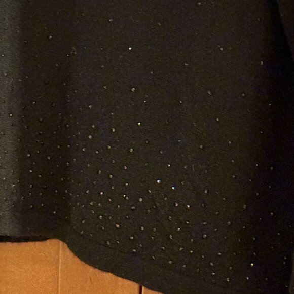 In Cashmere Sz L 100% Cashmere Black Sweater with Decoritive Sparklng accents - Picture 3 of 12